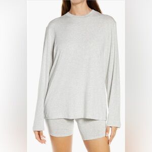 Skims boyfriend long sleeve xxs